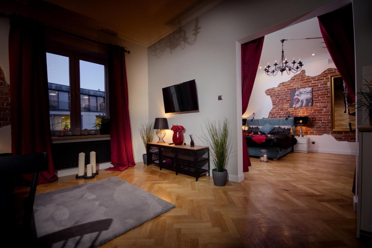 Apartament Dla Doroslych "Papierki Po Cukierkach" لوبلين المظهر الخارجي الصورة